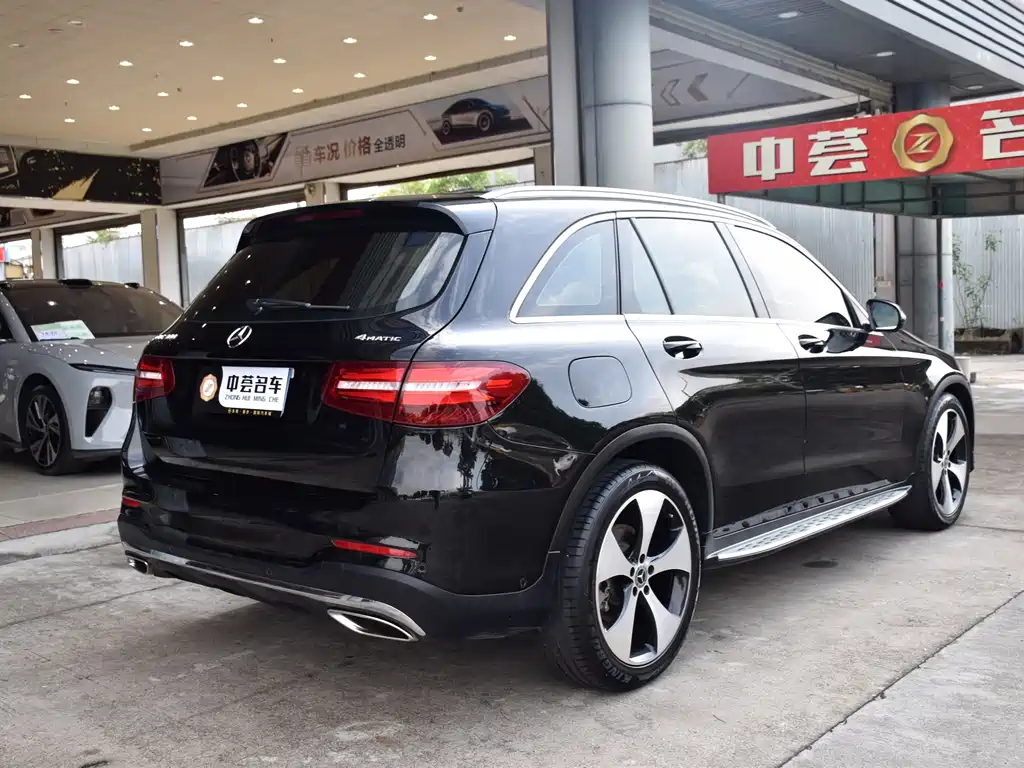 MERCEDES-BENZ GLC
