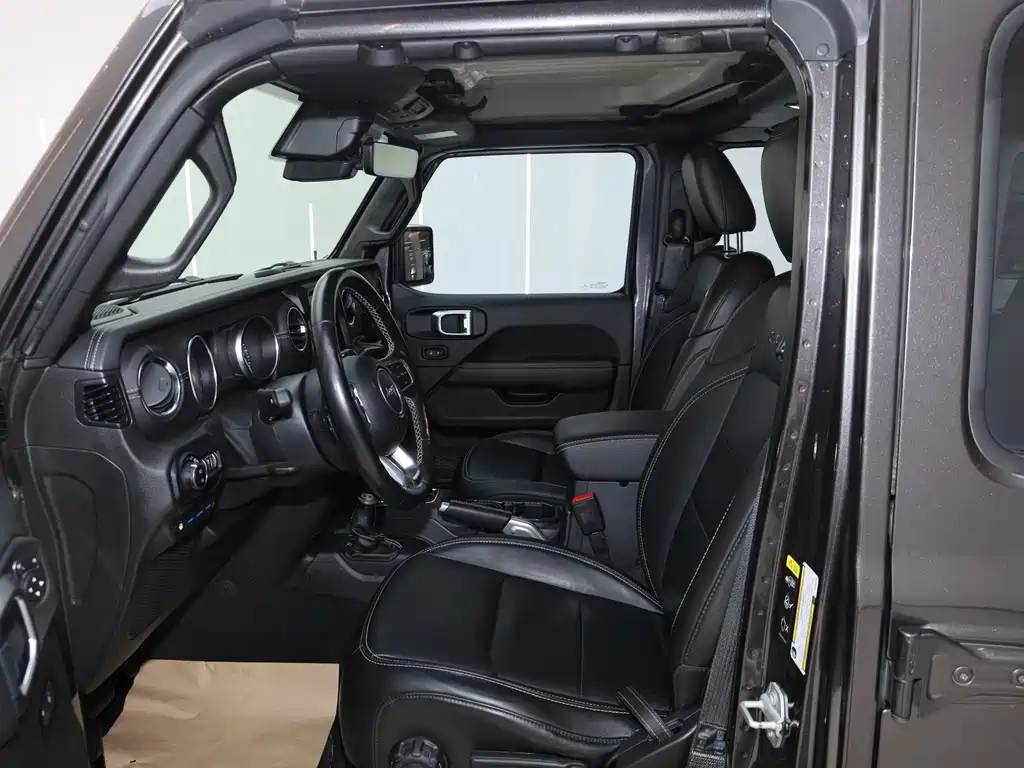 Jeep Wrangler PHEV — миниатюра 28