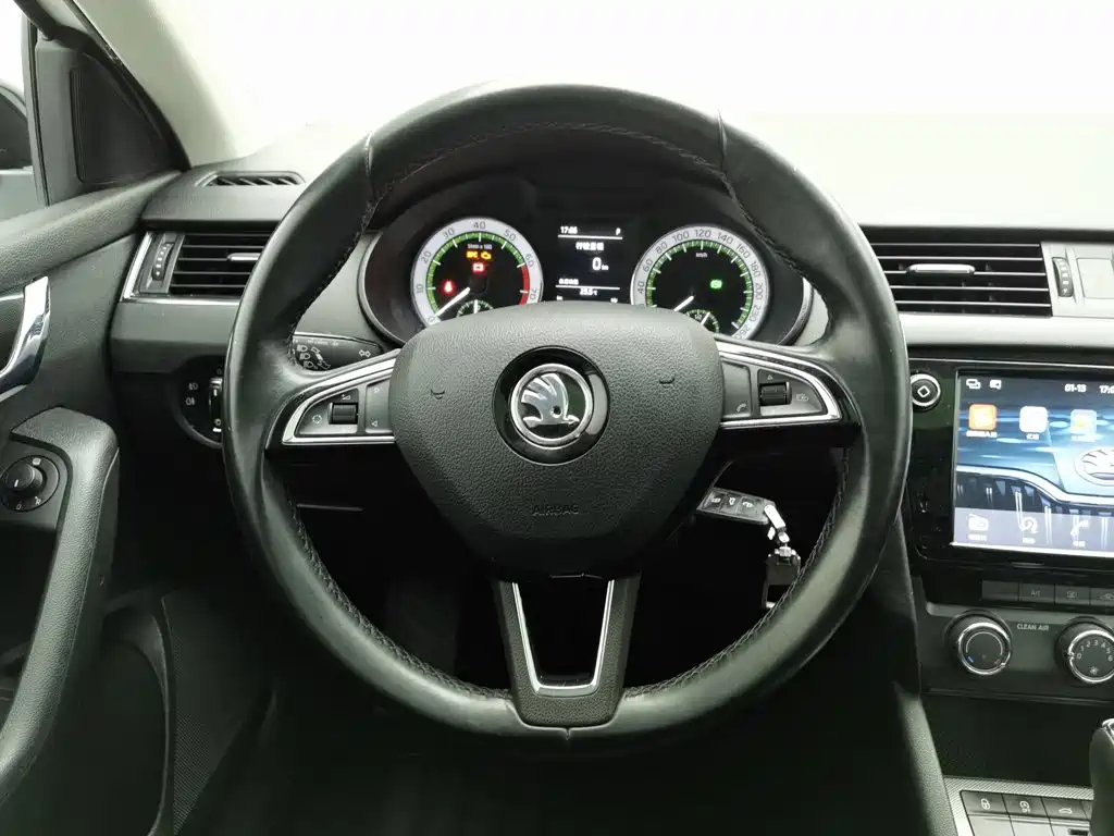 Skoda Octavia — миниатюра 11