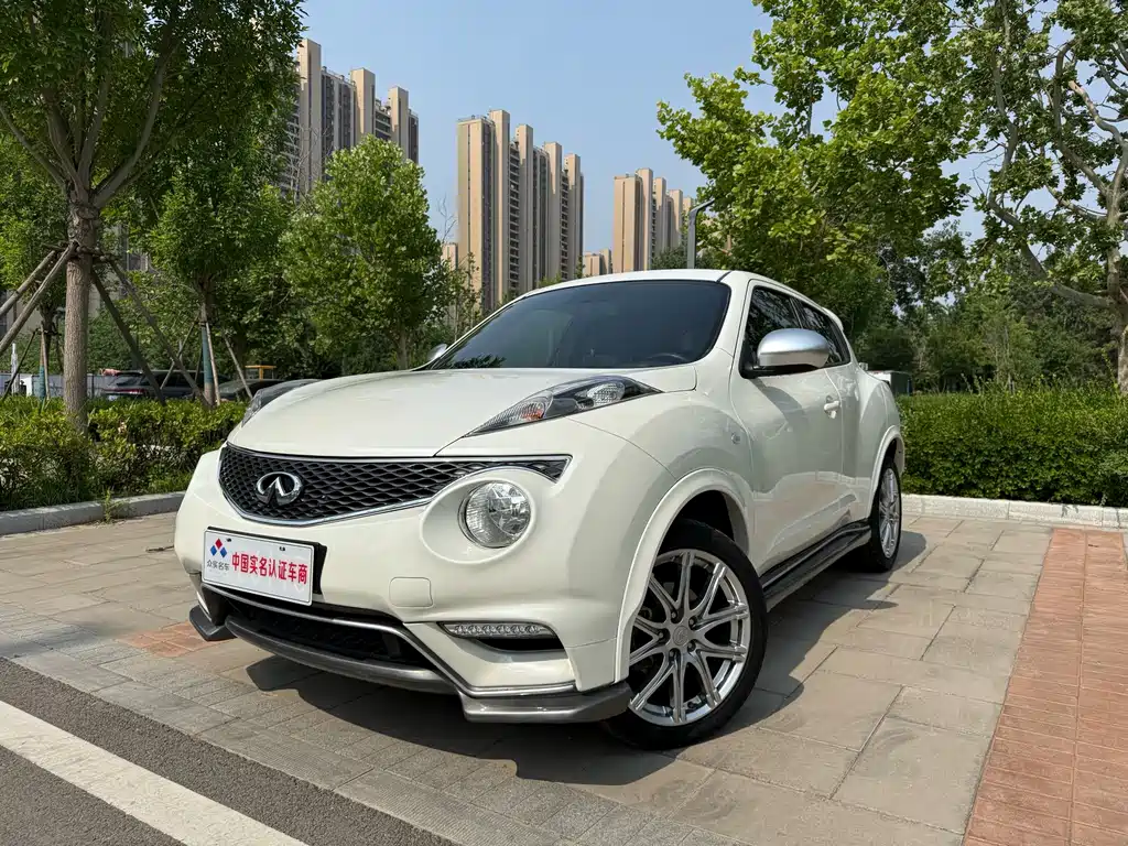 Infiniti ESQ 2014 1.6L