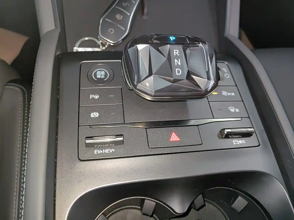 BYD Qin L — миниатюра 14