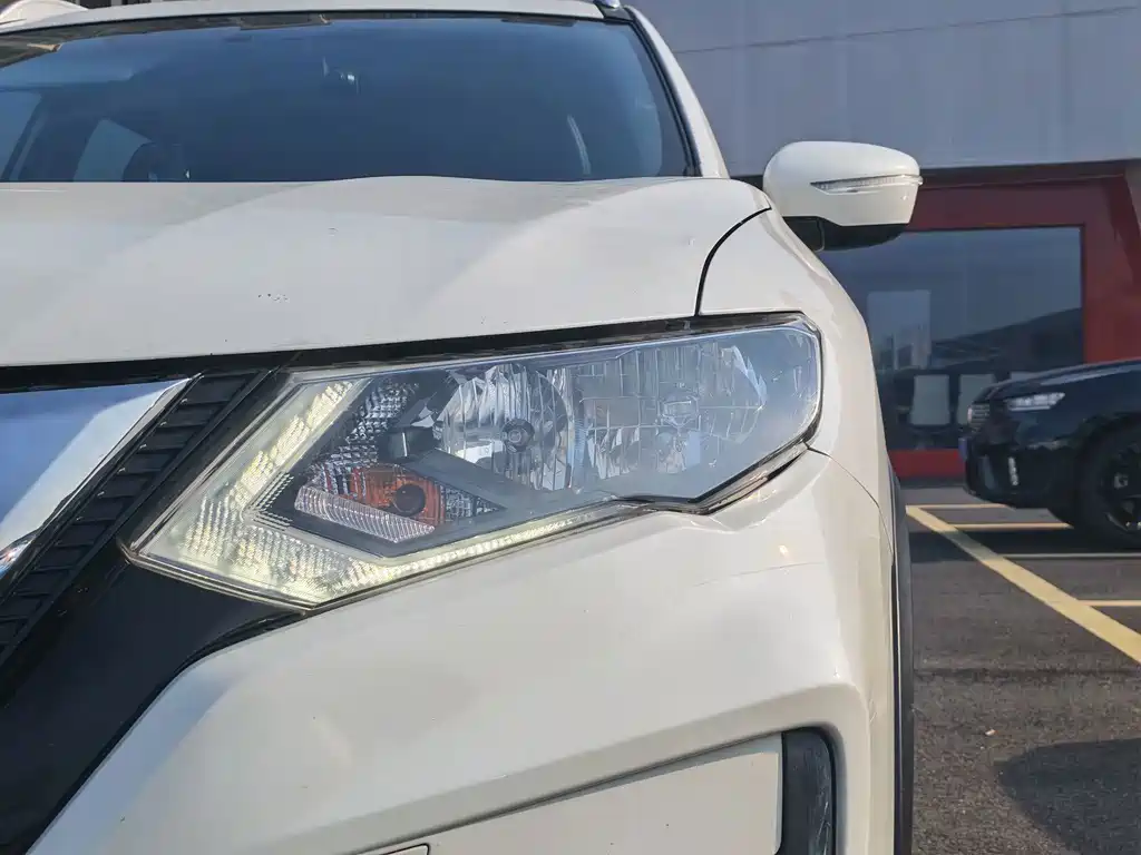 Nissan X-Trail — миниатюра 11