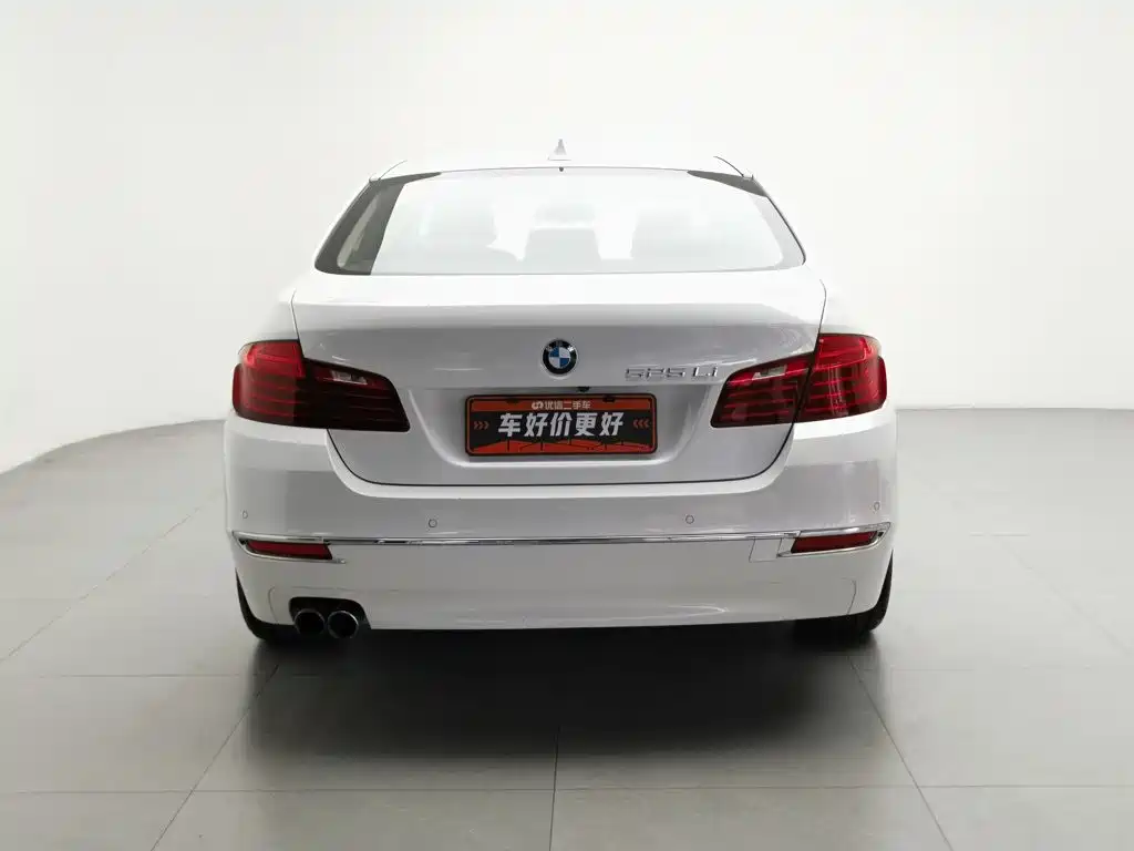 BMW 5 Series — миниатюра 4