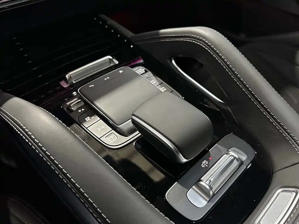 MERCEDES-BENZ GLS AMG