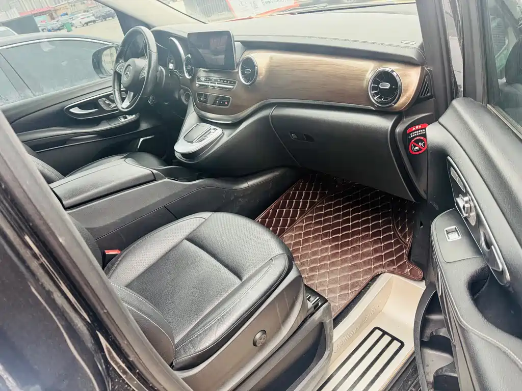 MERCEDES-BENZ V CLASS