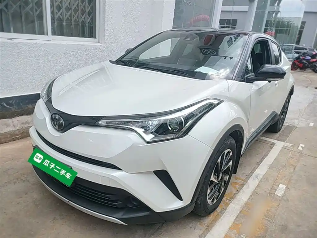 Купить Toyota IZOA
