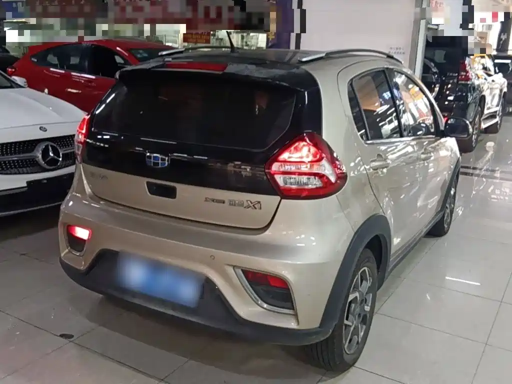 Geely Vision X1 — миниатюра 7
