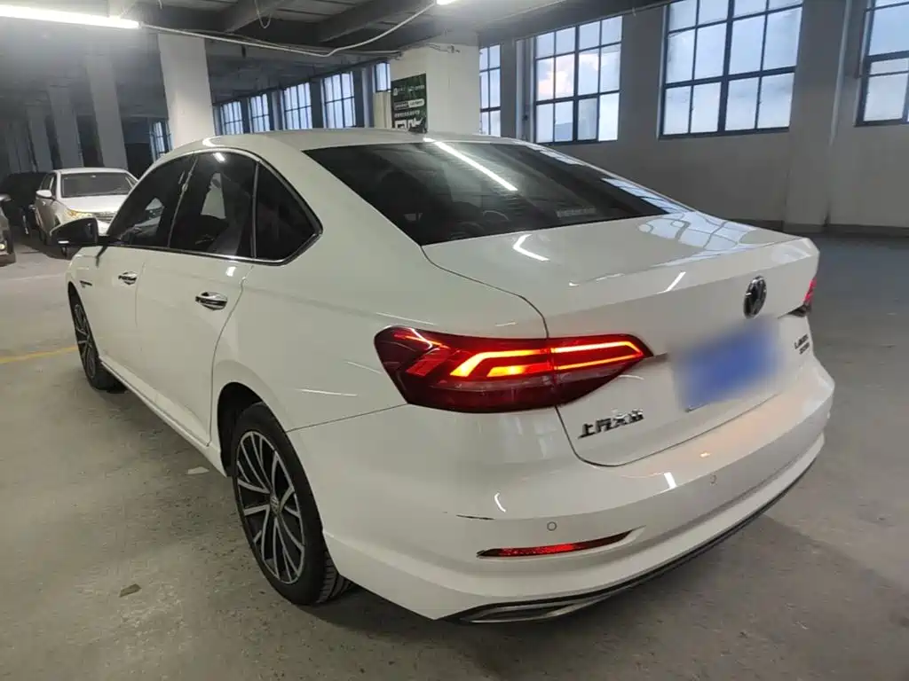 Volkswagen Lavida — миниатюра 5
