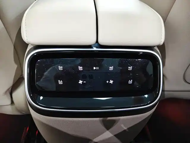 AITO AITO M7 — миниатюра 9