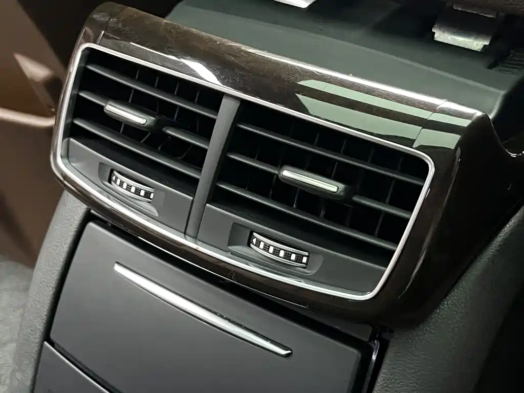 Audi A8 — миниатюра 11