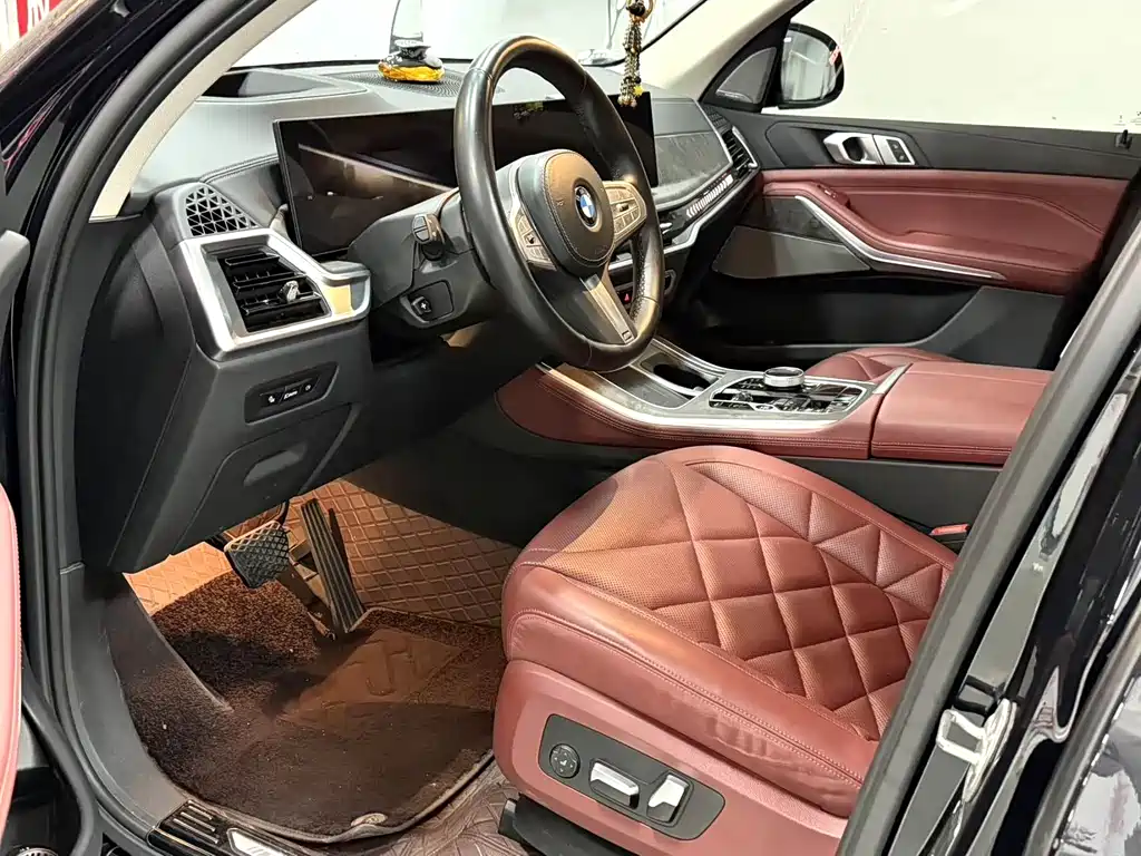 BMW X5 2023 xDrive 30Li Premium M Sport