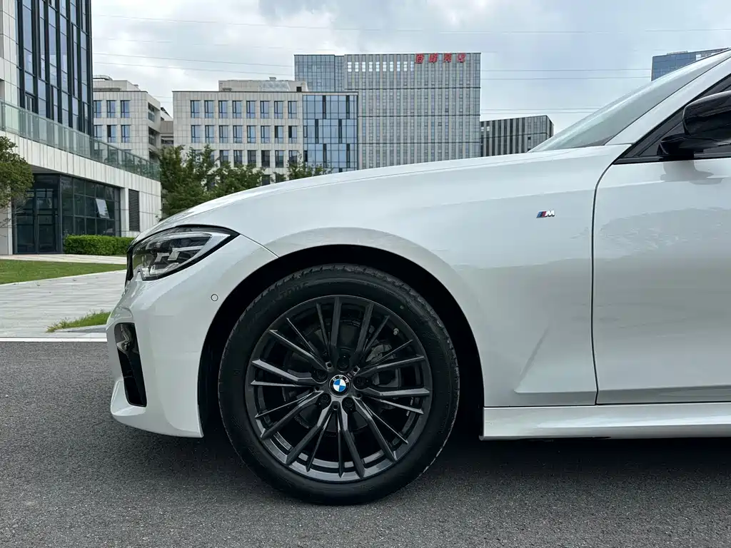 BMW 3 Series — миниатюра 27