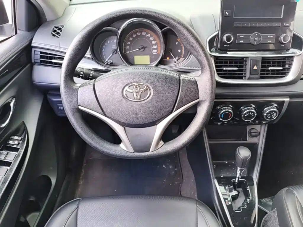 Toyota Yaris L — миниатюра 11