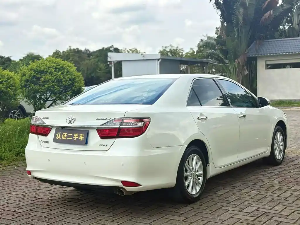 Toyota Camry — миниатюра 7