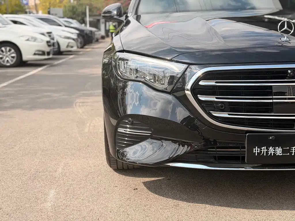 Mercedes-Benz E-Class — миниатюра 4