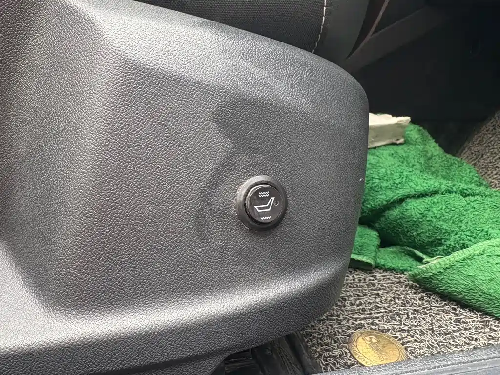 VOLKSWAGEN T ROC EXPLORING SONGS