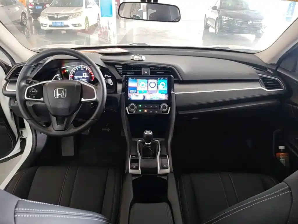 Honda Civic — миниатюра 10