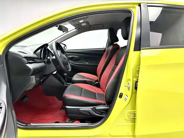Toyota Yaris L — миниатюра 5