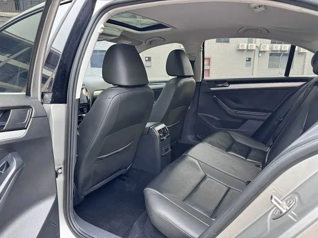 Volkswagen Sagitar — миниатюра 7