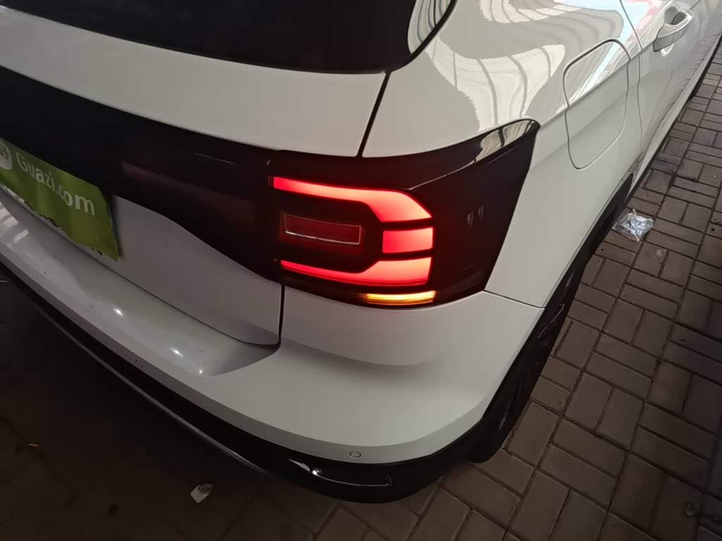 Volkswagen Tanying 1.5 л 2022 г. Белый, пробег 25800 км