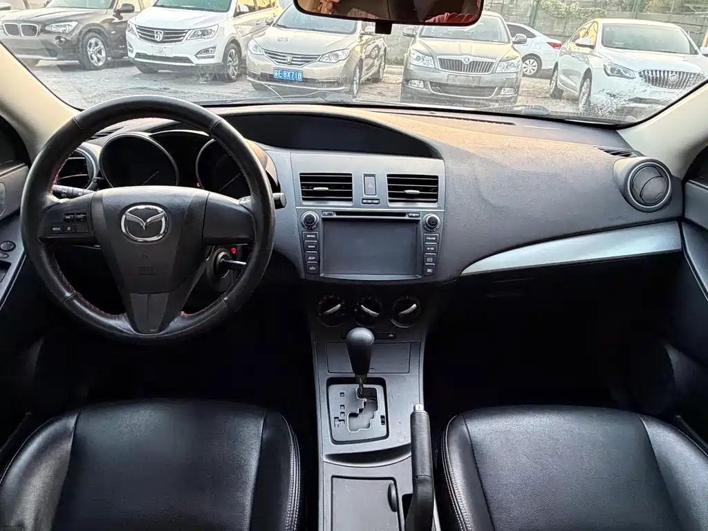 Mazda Mazda3 3 2013 1.6L AT Elite