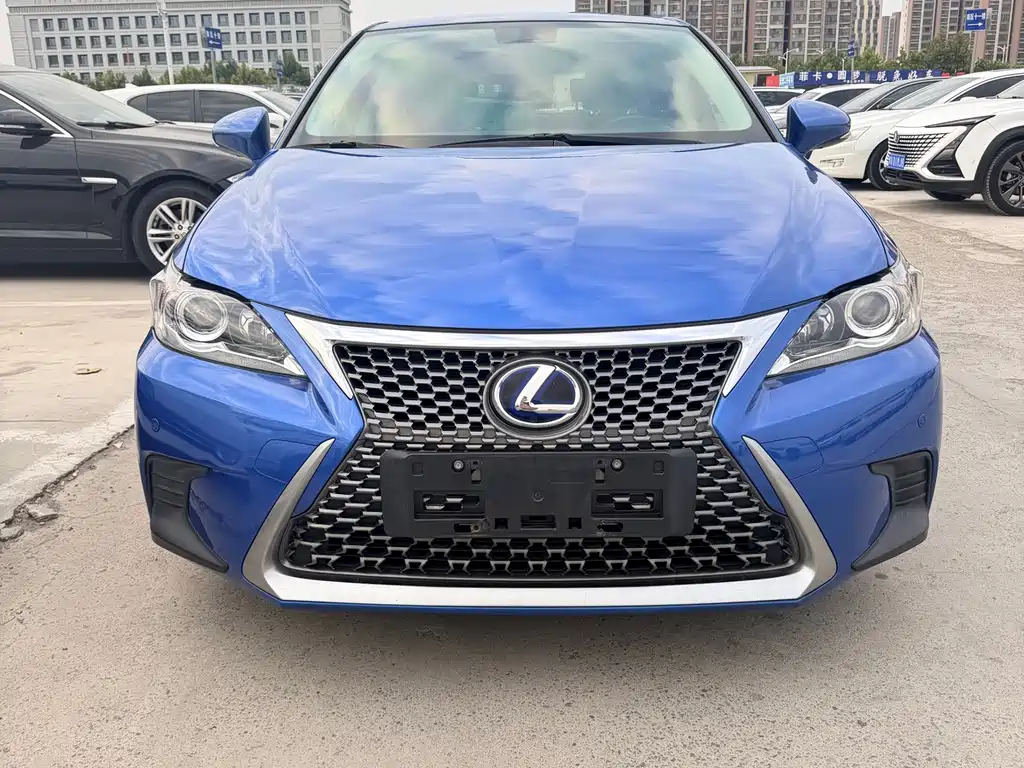 Lexus CT — миниатюра 2