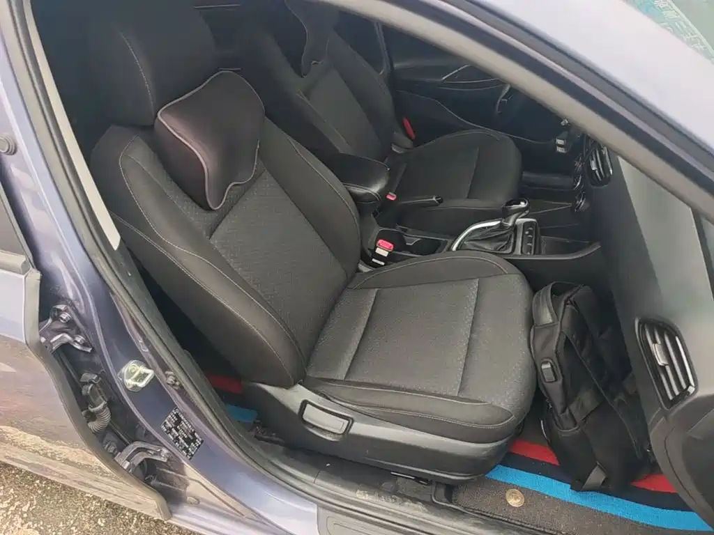 Hyundai Elantra — миниатюра 25
