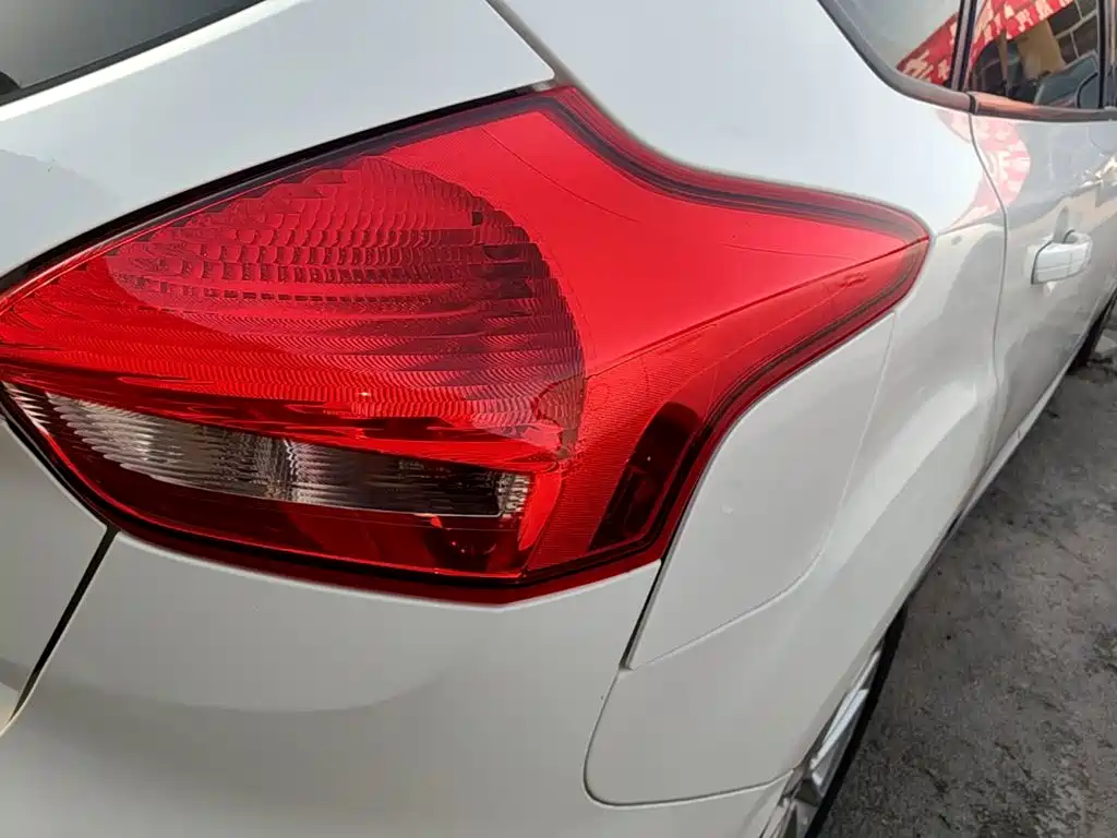 Ford Focus — миниатюра 8