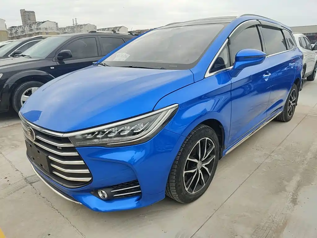 BYD MAX