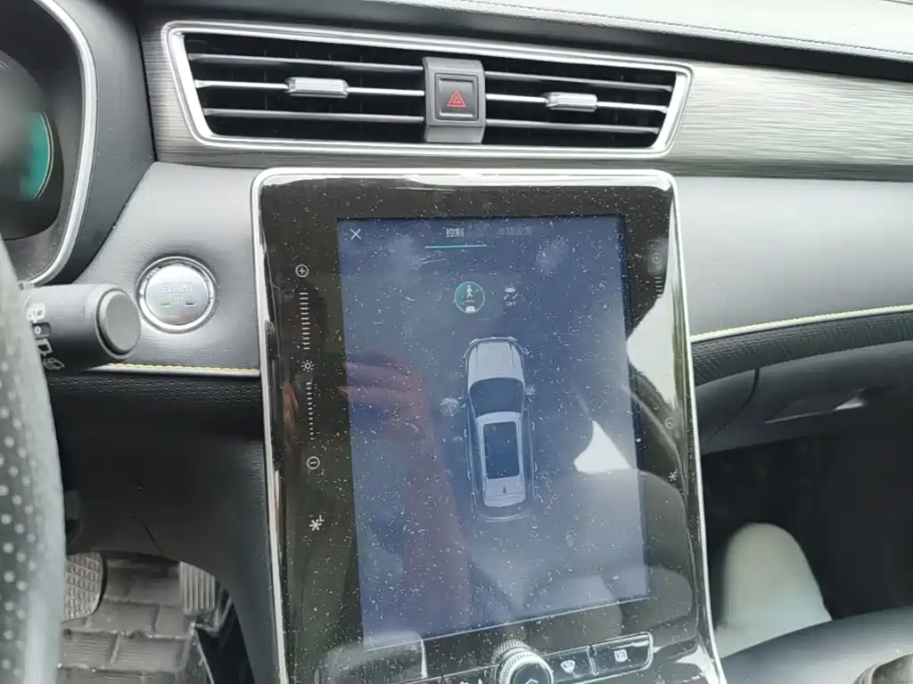 Roewe RX5 New Energy — миниатюра 13