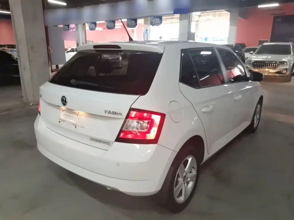 Skoda Fabia — миниатюра 7
