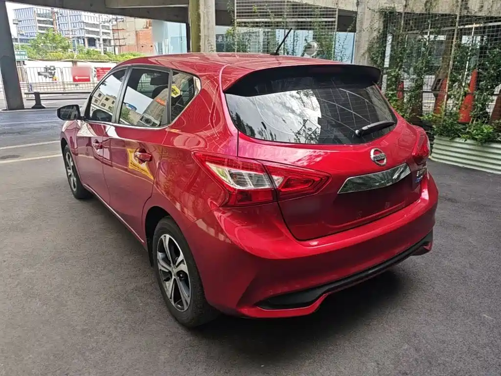 Nissan Tiida — миниатюра 5