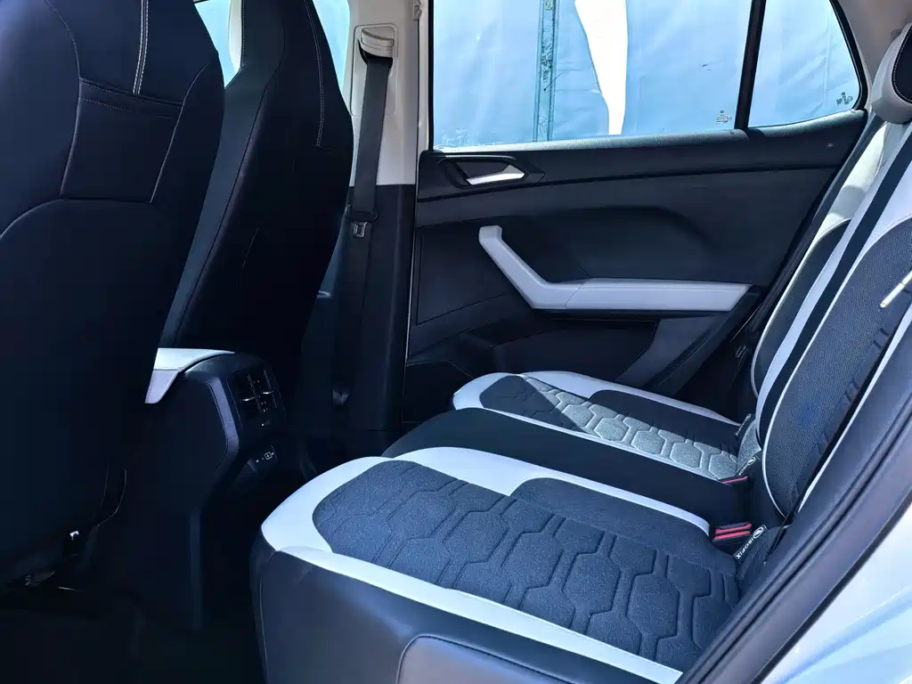 Volkswagen Tharu — миниатюра 6