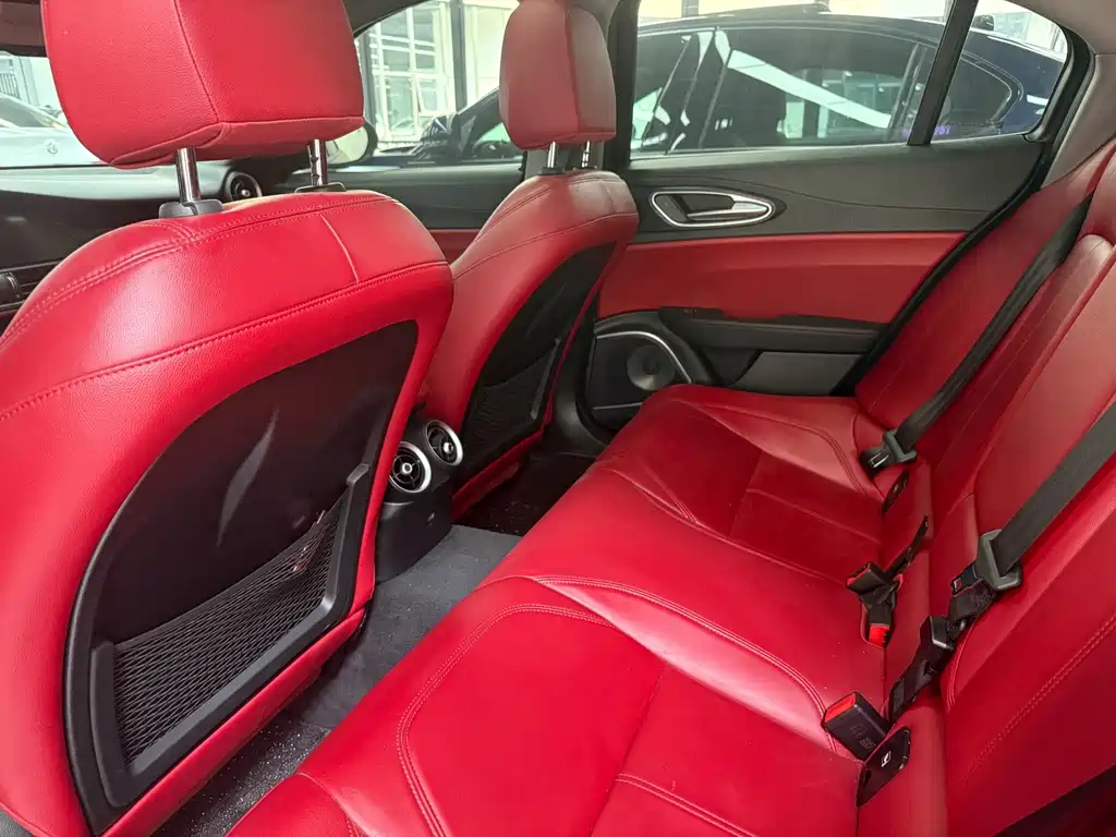 Alfa Romeo Giulia — миниатюра 11
