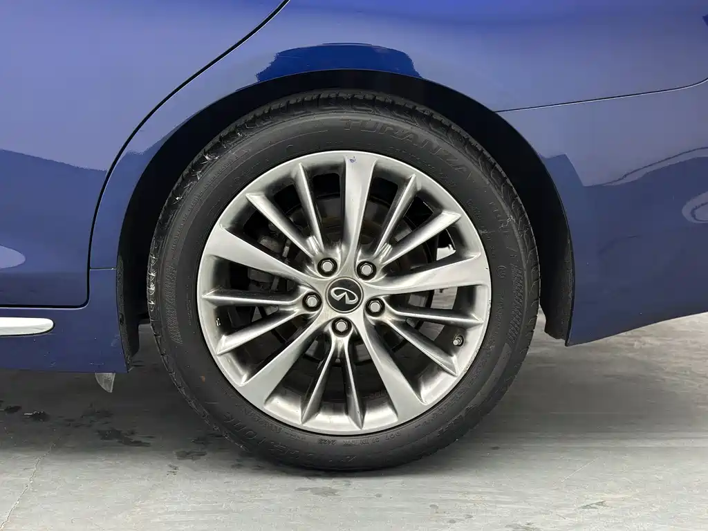 Infiniti Q50L 2018 2.0T VI