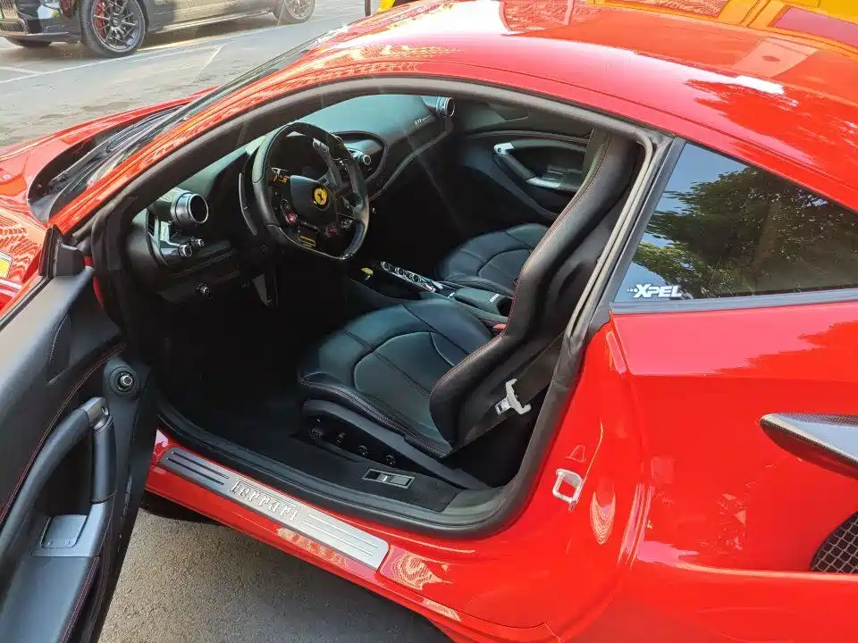 Ferrari F8 — миниатюра 5