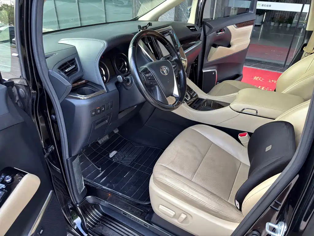 Toyota Alphard 2018 3.5L Luxury