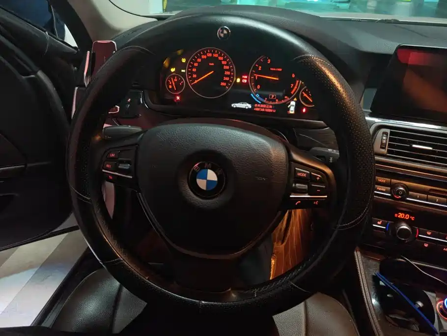 BMW 5 Series — миниатюра 15