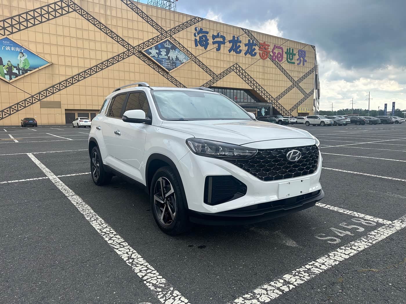 Hyundai Beijing Hyundai ix35 1.4 л 2023 г. Белый, пробег 28000 км