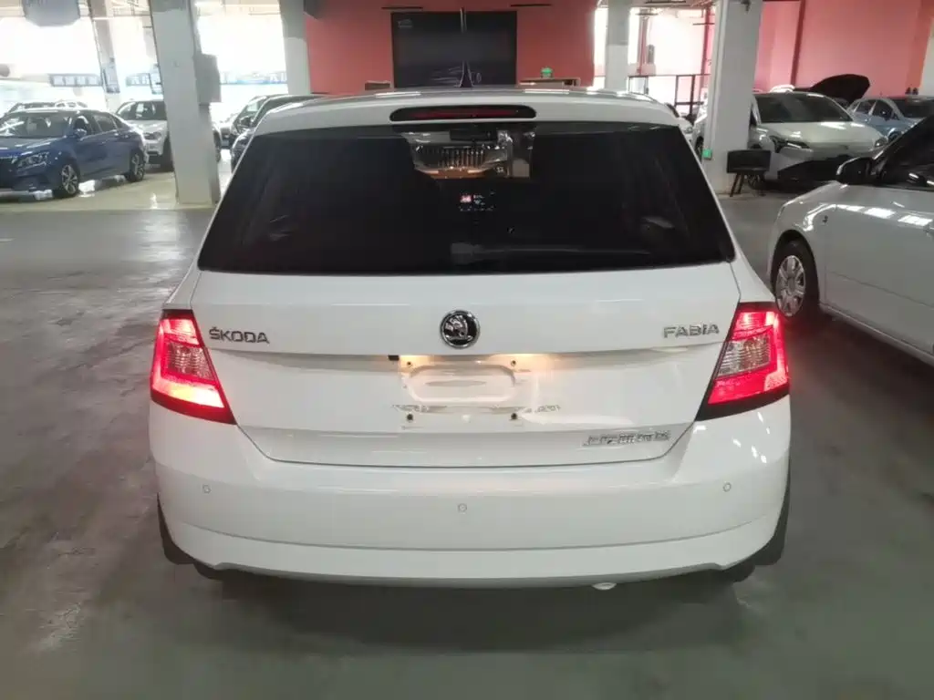 Skoda Fabia — миниатюра 6