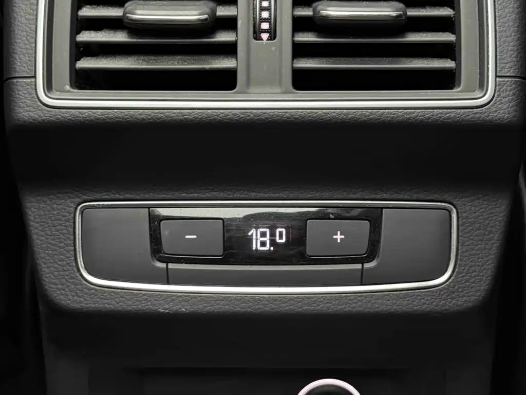 Audi Q5L — миниатюра 10