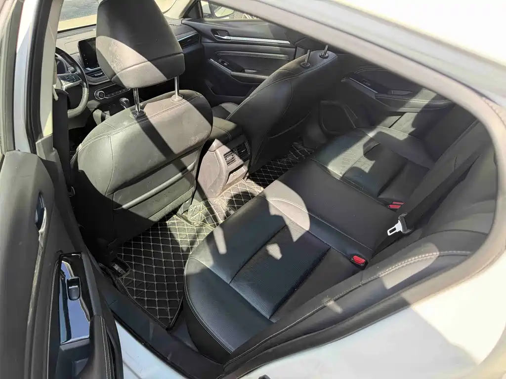 Nissan Teana — миниатюра 5