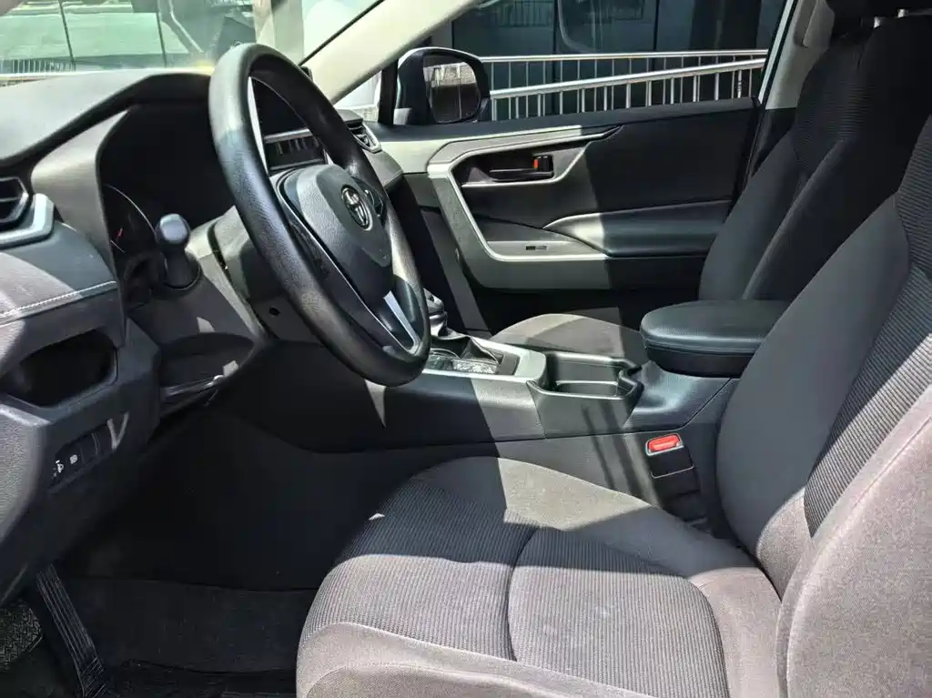 TOYOTA RAV4 RONGFANG