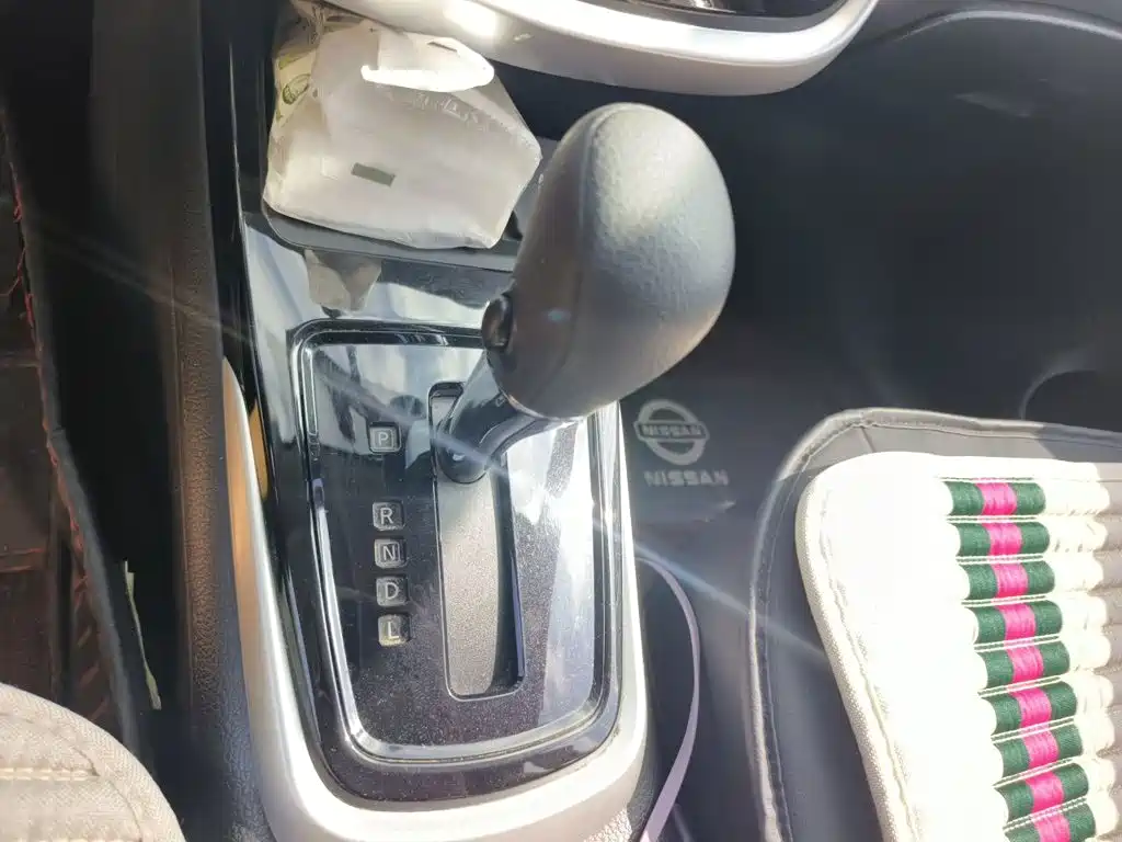 Nissan Tiida — миниатюра 7