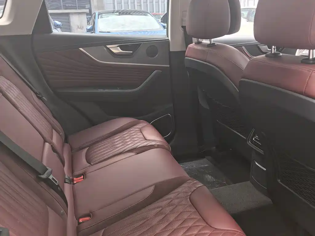 Hongqi HS5 2023 2.0T Pro
