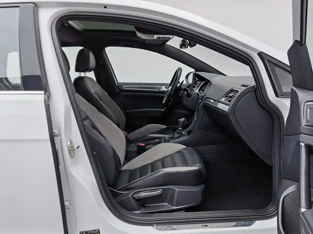 Volkswagen Golf — миниатюра 23
