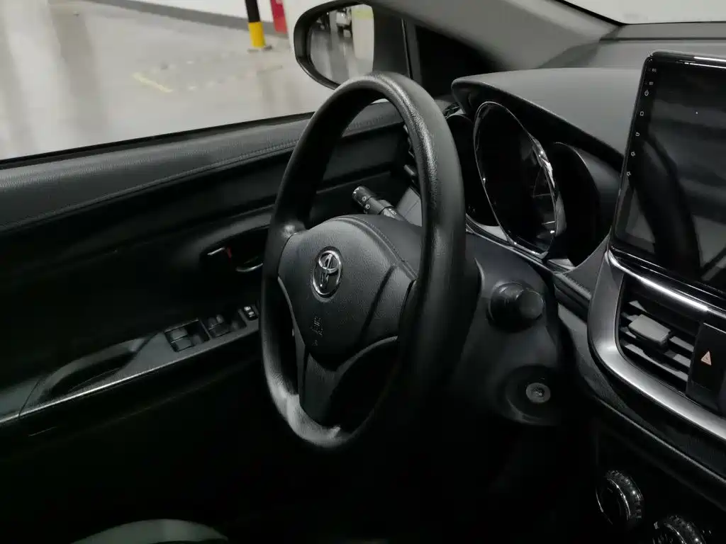 Toyota Yaris L — миниатюра 22