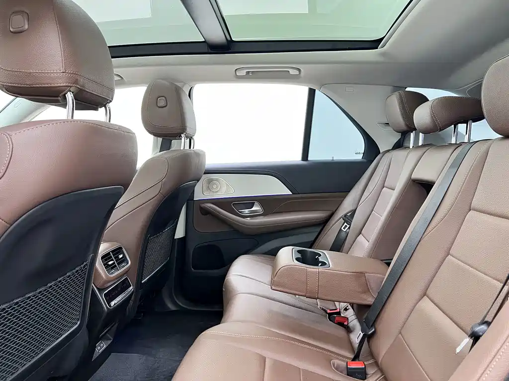 Mercedes-Benz GLE (Import) — миниатюра 9