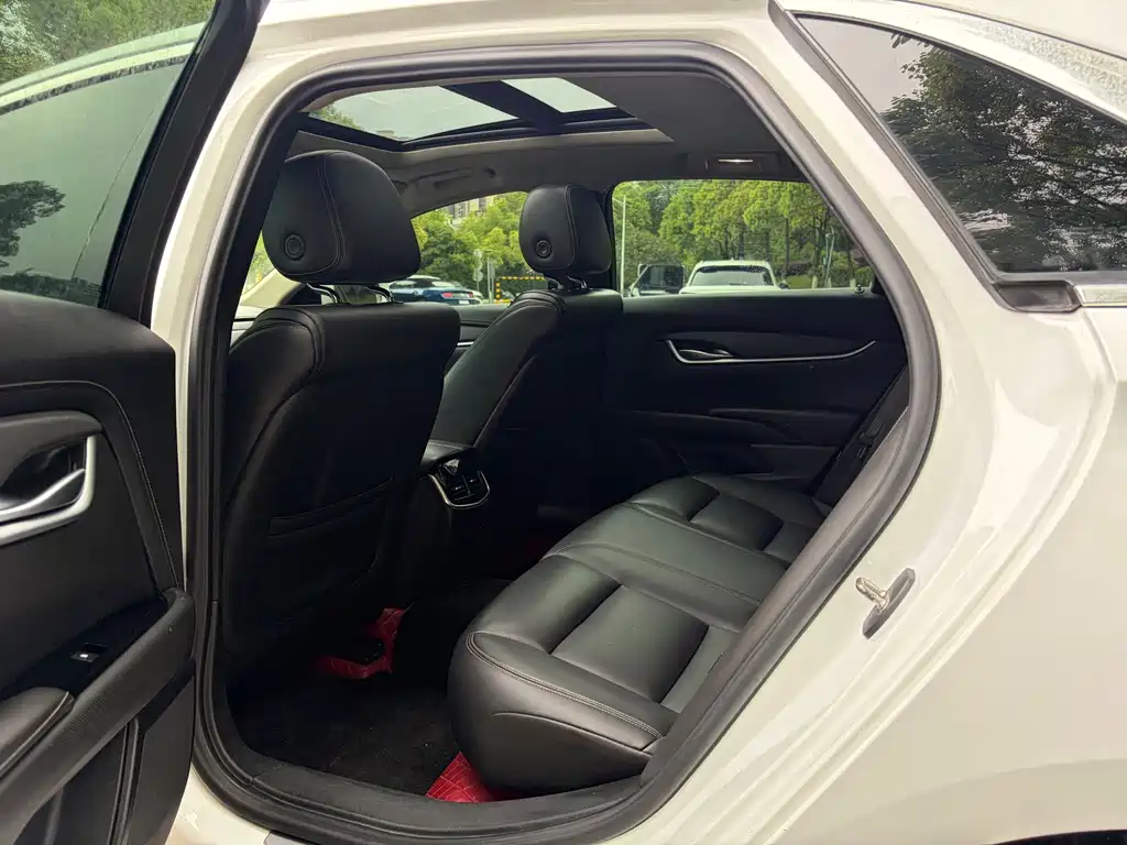 Cadillac XTS — миниатюра 8