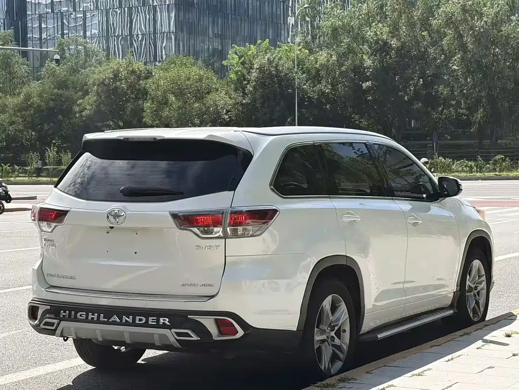 Toyota Highlander — миниатюра 20